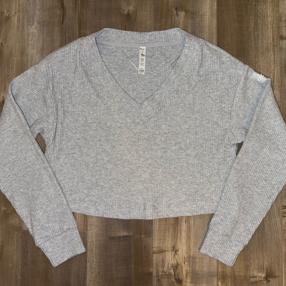 ALO Yoga V-Neck Gray Ribbed Women’s Sweater Size Small - Picture 1 of 6